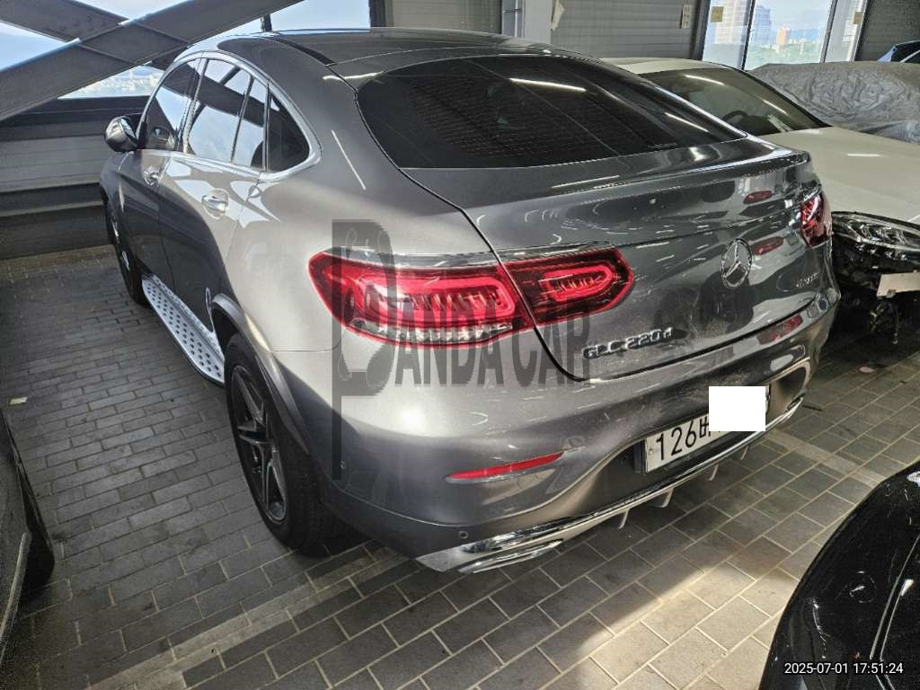 2020 Mercedes-Benz GLC220 d 4MATIC Coupe, photograph 1
