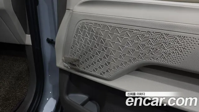 Kia Canival HEV 9seater Gravity — photo 1 of 38