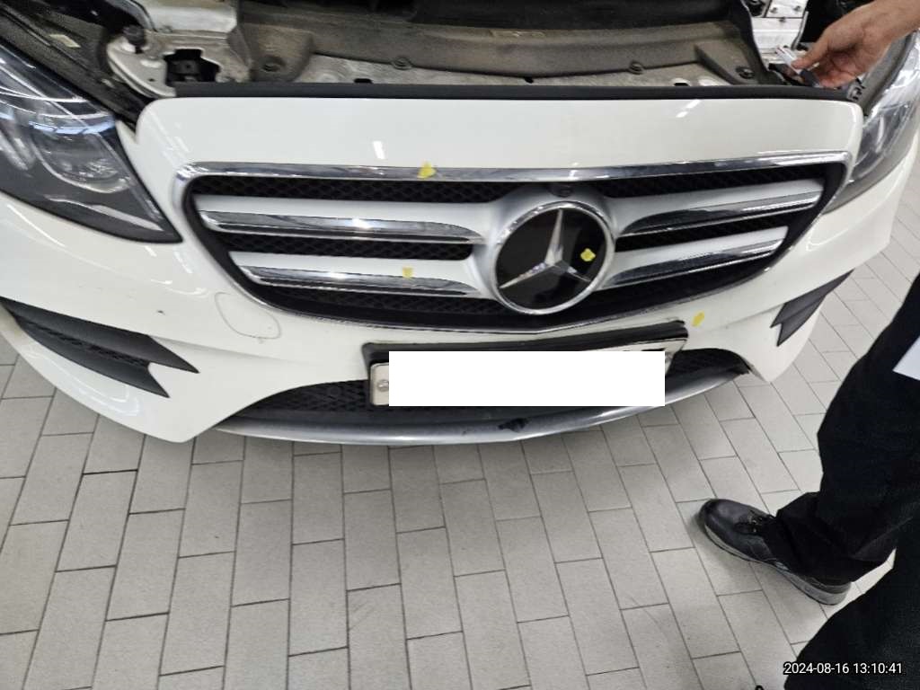 2020 Mercedes-Benz E350 4Matic, photograph 3
