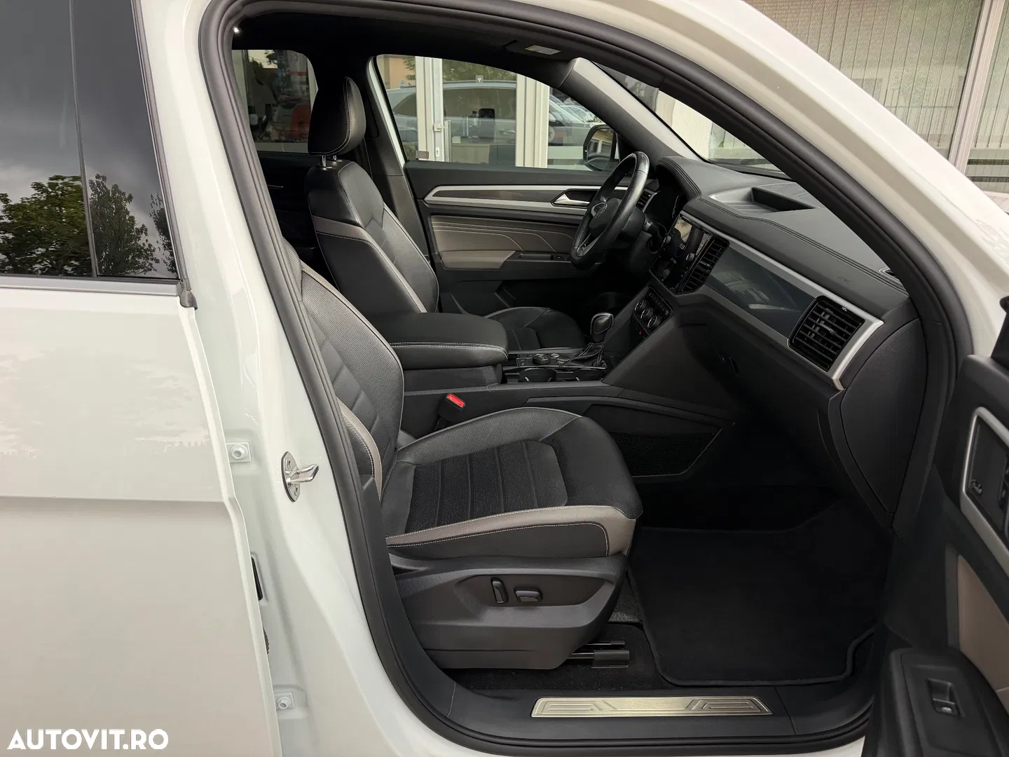 2022 Volkswagen Atlas, photograph 11