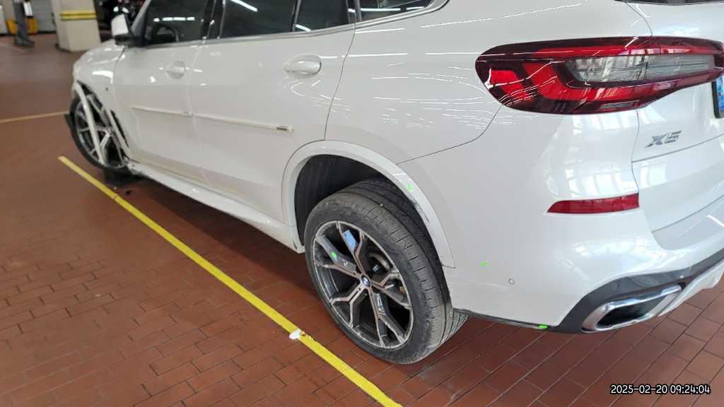 2022 BMW X5 xDrive40i, photograph 4