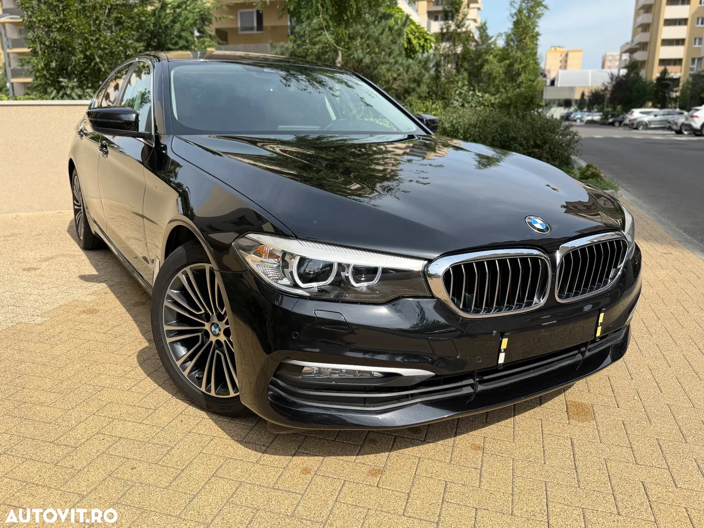 2017 BMW Seria 5 520d AT, photograph 2