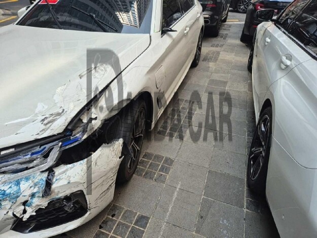 2021 BMW 530e, photograph 2