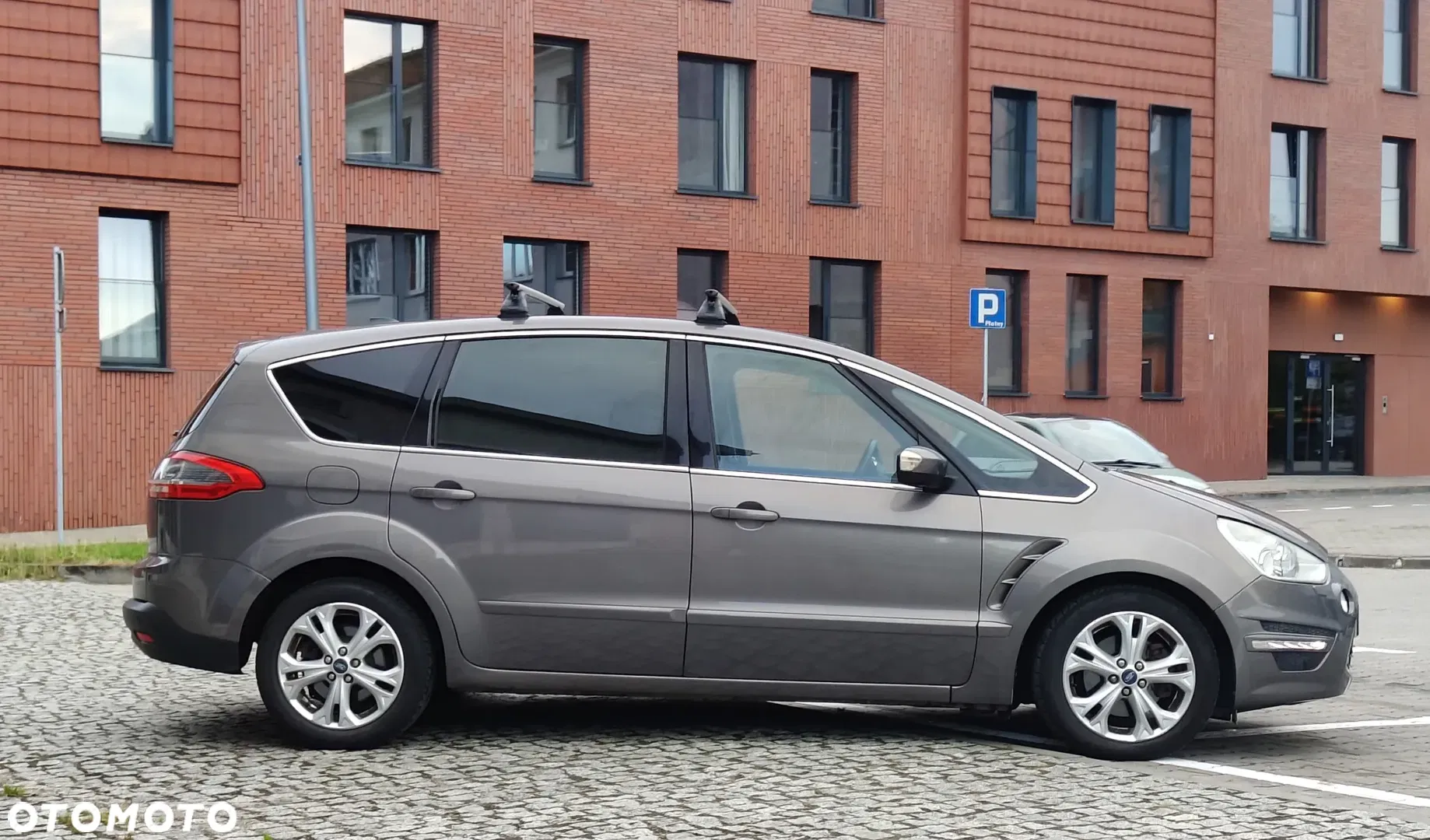 2012 Ford S-Max, photograph 9