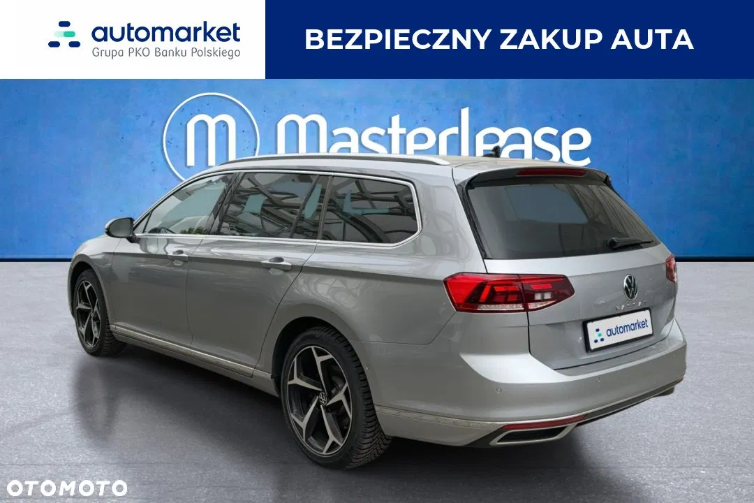 2022 Volkswagen Passat, photograph 5