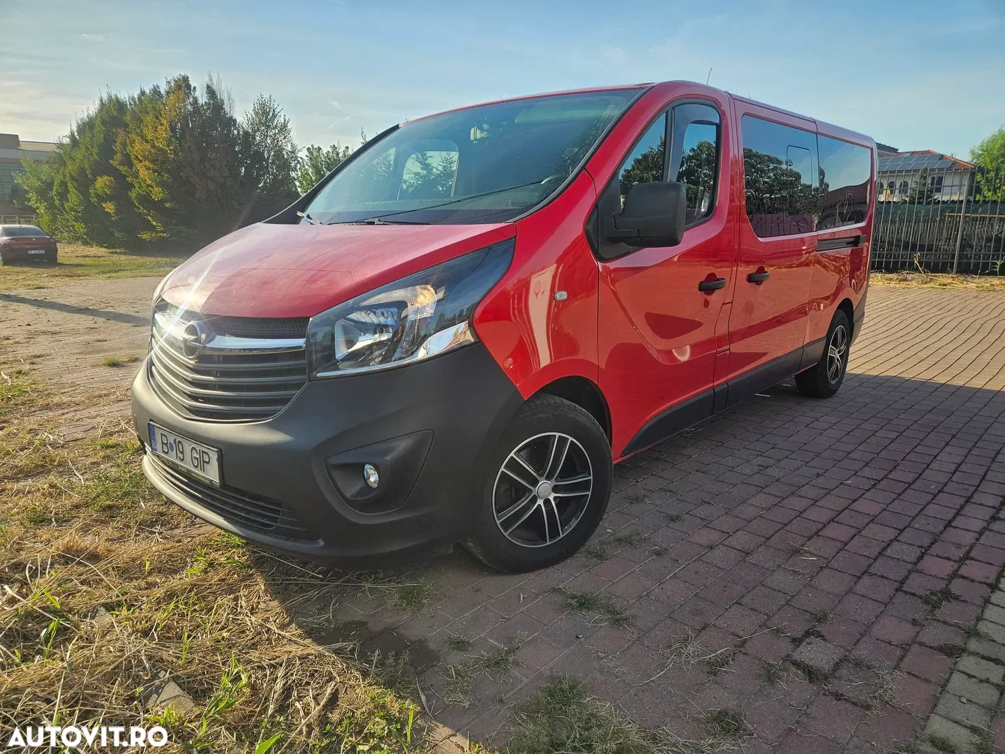 2016 Opel Vivaro, photograph 2