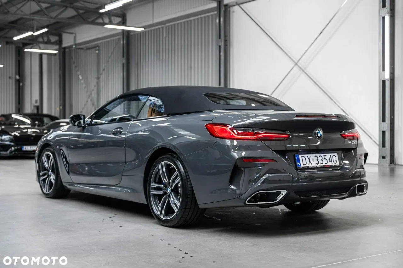 2025 BMW Seria 8 840i, photograph 9