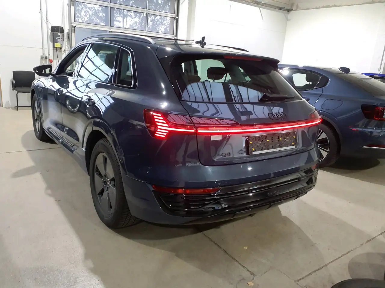 2023 Audi Q8 e-tron 55 ACC AHK HuD PANO DIGI-MATRIX 360°, photograph 6