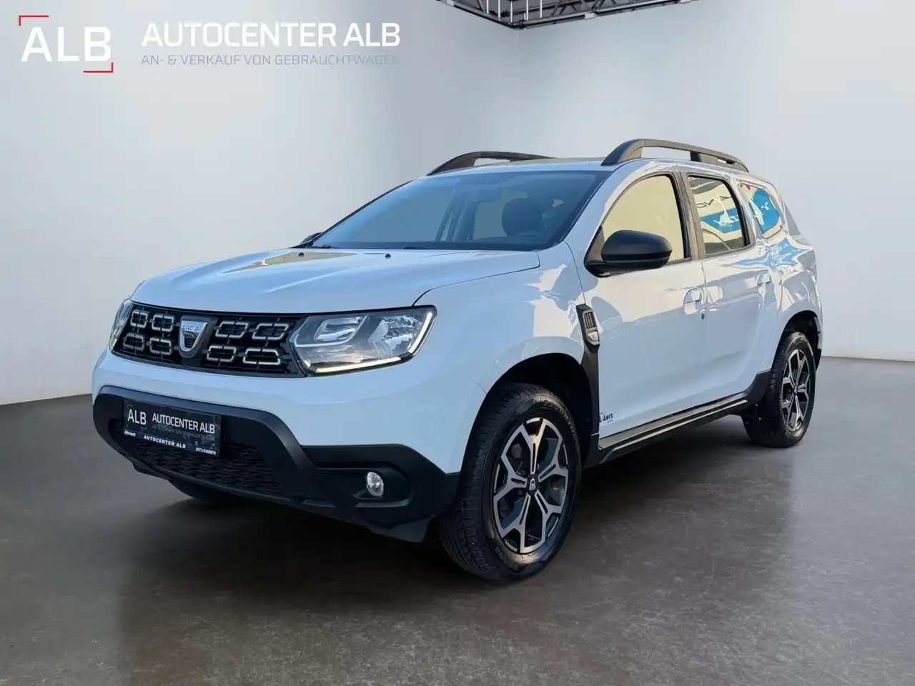 Dacia Duster II Comfort/KLIMA/AHK/2.HAND/SHZ/TEMPOMAT/ — photo 1 of 24