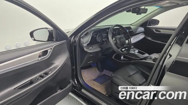 2021 Hyundai Grandeur 3.0 LPi Rent Car, photograph 9