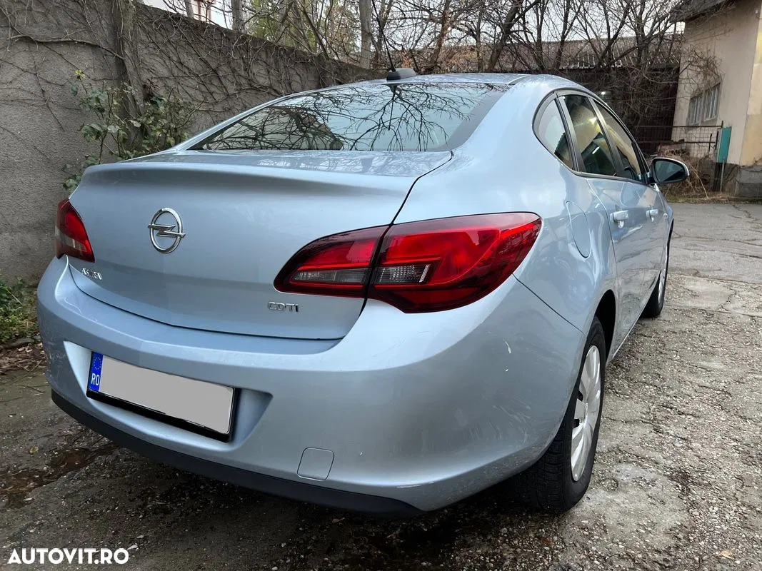 2018 Opel Astra 1.6 CDTI Start/Stop Cosmo, photograph 2