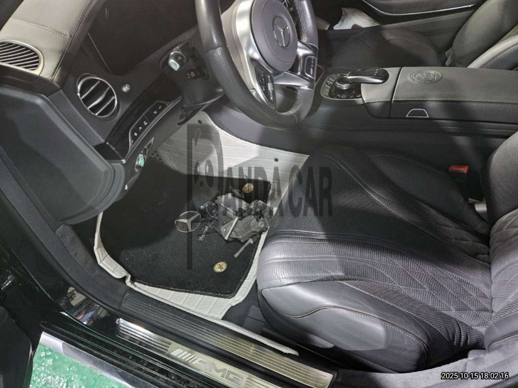 2020 Mercedes-Benz MercedesAMG S63 4MATIC + L, photograph 3