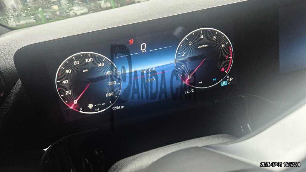 2026 Mercedes-Benz GLA 250 4MATIC, photograph 2