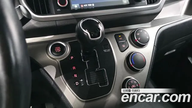 Kia RAY Luxury — photo 1 of 20