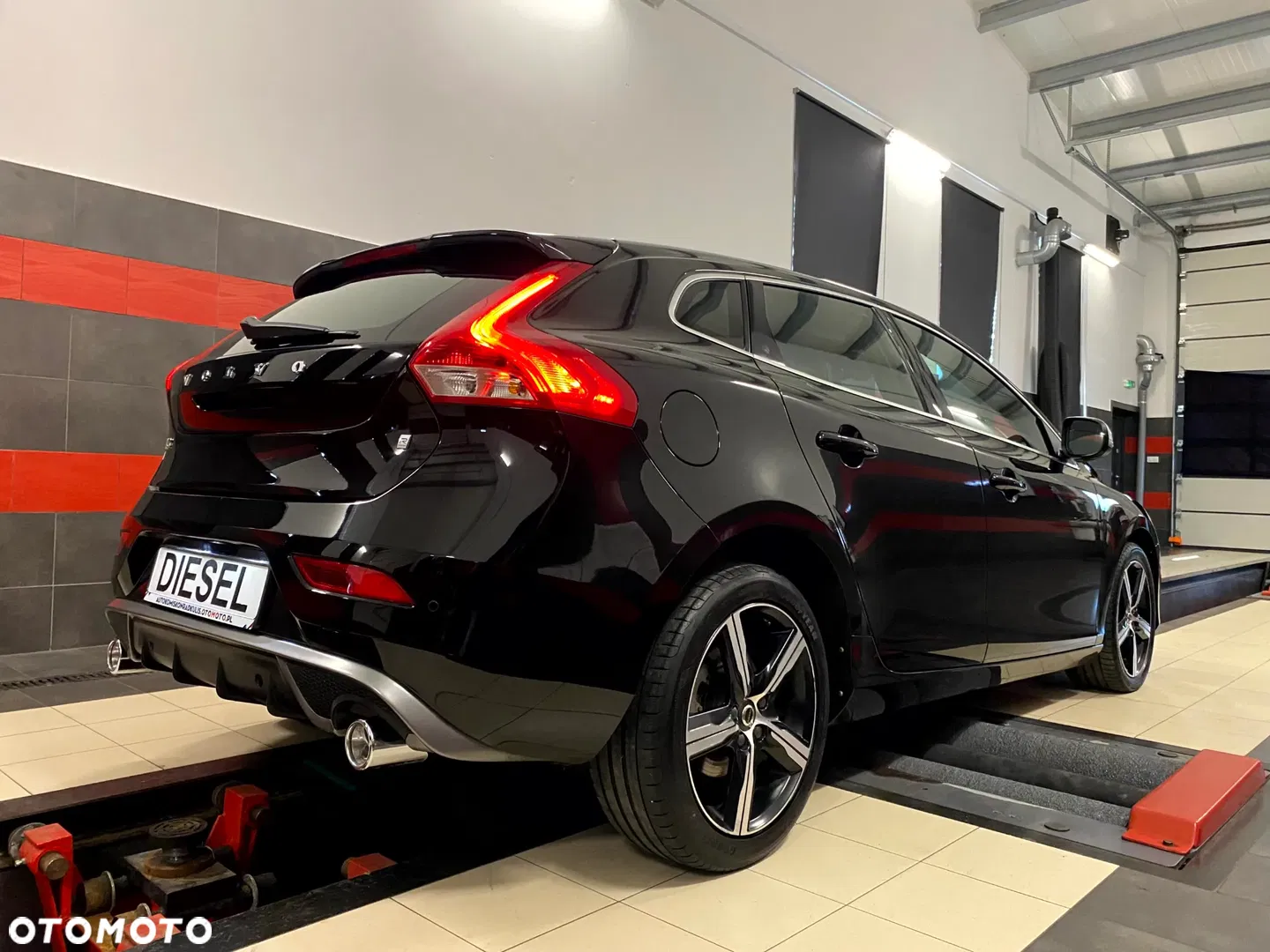 2017 Volvo V40 D2 Drive-E SCR R-Design Momentum, photograph 10