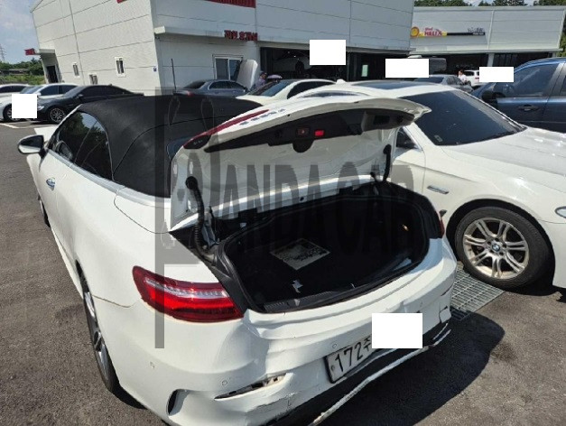 2018 Mercedes-Benz E220 d Cabriolet, photograph 3