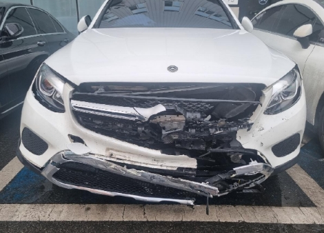 2017 Mercedes-Benz GLC220 d 4Matic, photograph 3