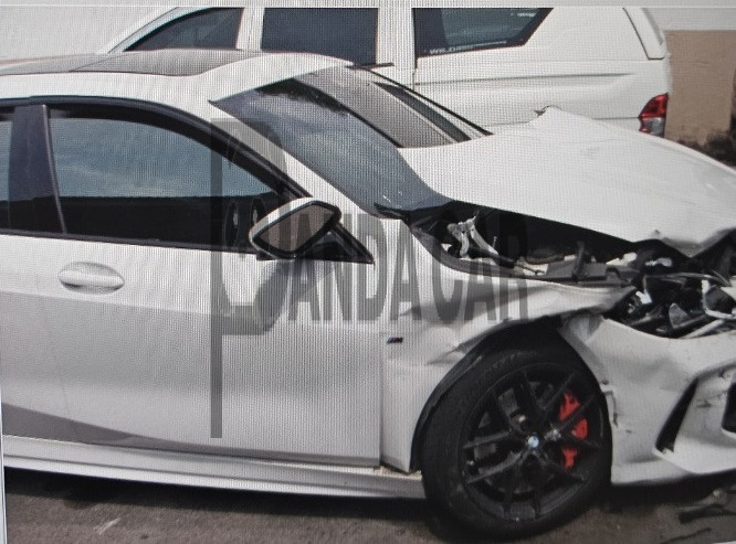 2021 BMW 120i, photograph 2