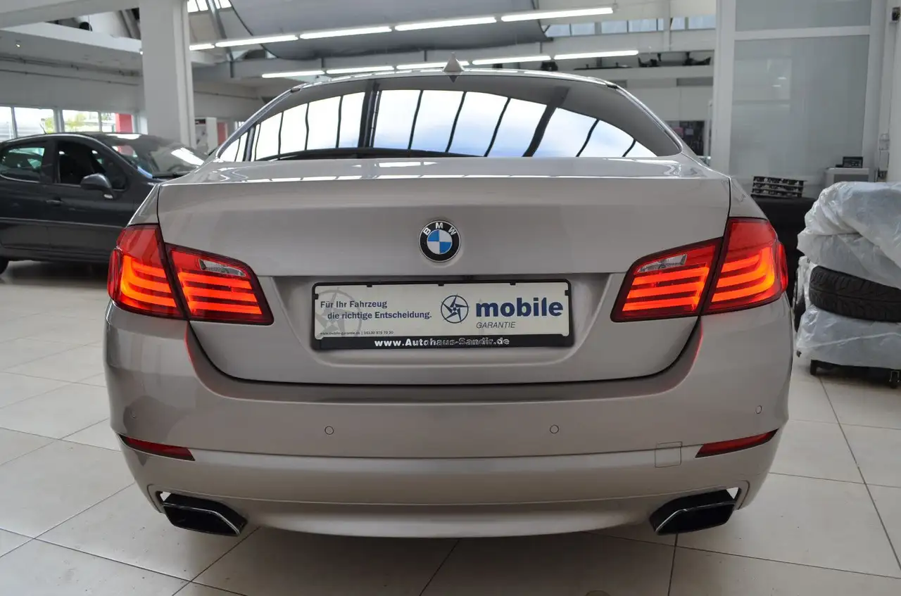 2011 BMW 550 i xDrive ~Navi~Leder~GSD~Keyles~HuD~Soft~Nigh, photograph 6