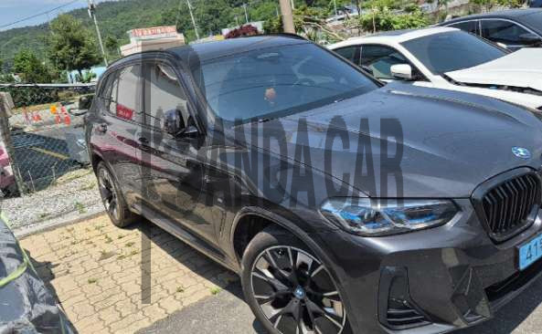 2023 BMW iX3 M Sport, photograph 5
