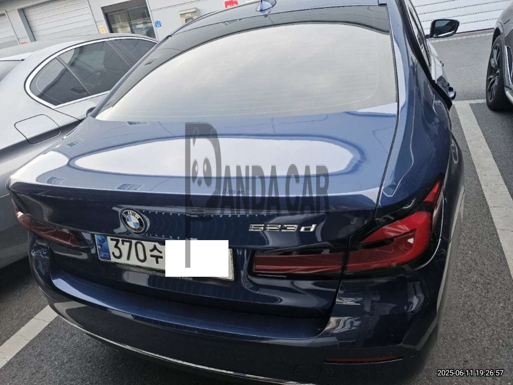 2021 BMW 523d, photograph 3