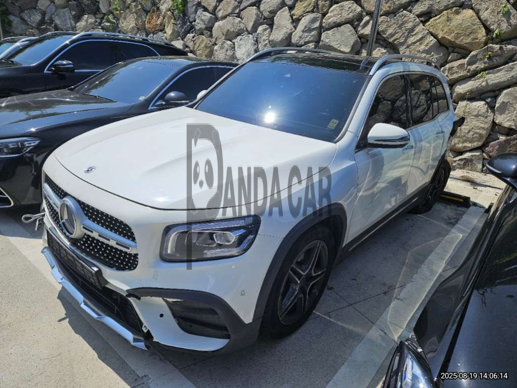 2021 Mercedes-Benz GLB250 4MATIC, photograph 3