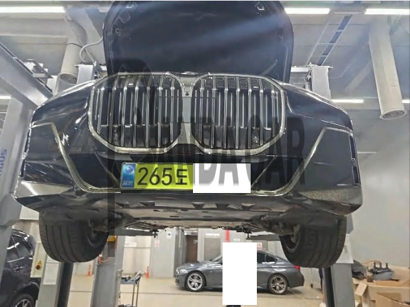 2025 BMW 740i xDrive, photograph 1
