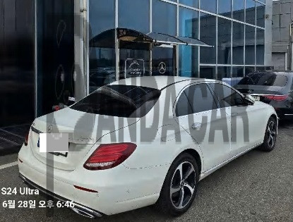 2017 Mercedes-Benz E220 d 4Matic, photograph 5