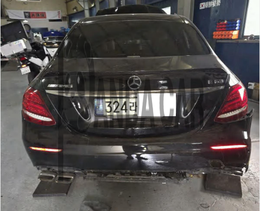 2019 Mercedes-AMG E63 4Matic+, photograph 2