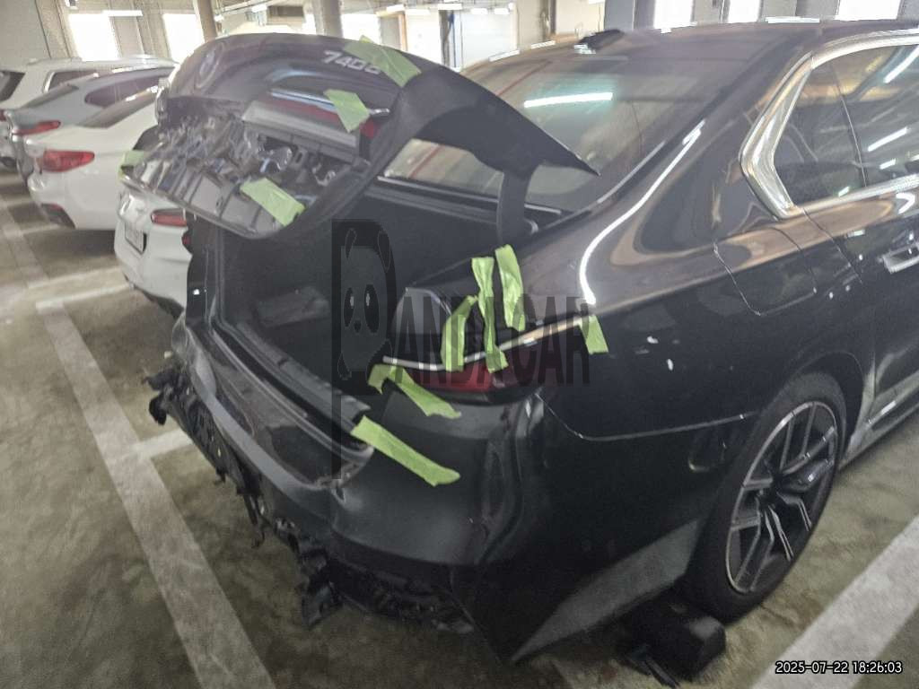 2025 BMW 740d xDrive, photograph 3