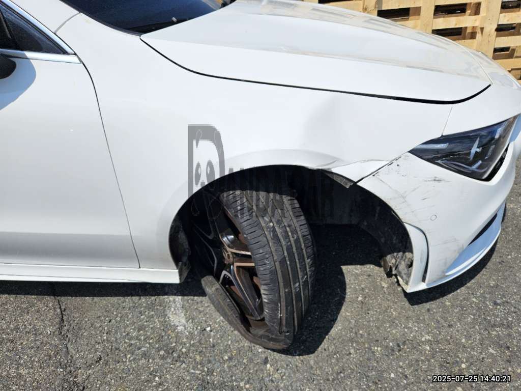 2023 Mercedes-Benz CLA250 4MATIC, photograph 3