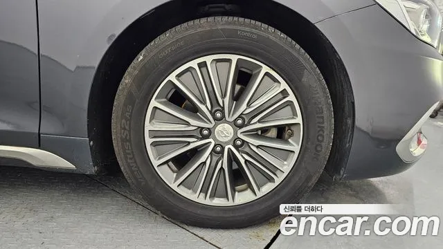2018 Hyundai Grandeur Exclusive, photograph 3