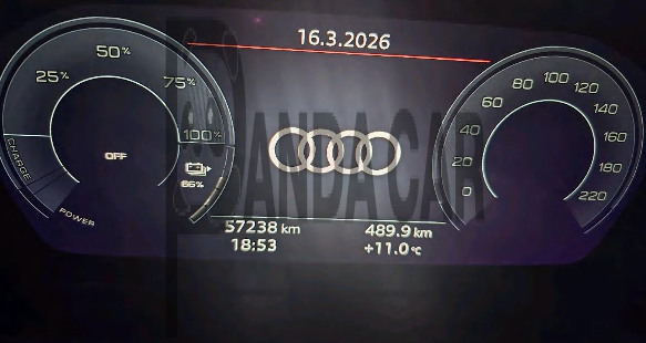 2023 Audi Q4 40 e-tron, photograph 2
