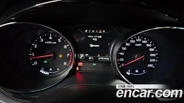 2015 Kia Canival Gasoline 9-seater Noblesse, photograph 1