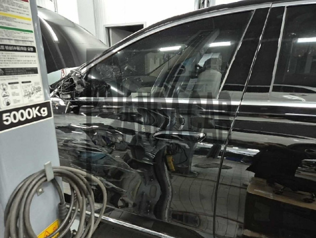 2025 Mercedes-Benz S 580 4MATIC, photograph 2