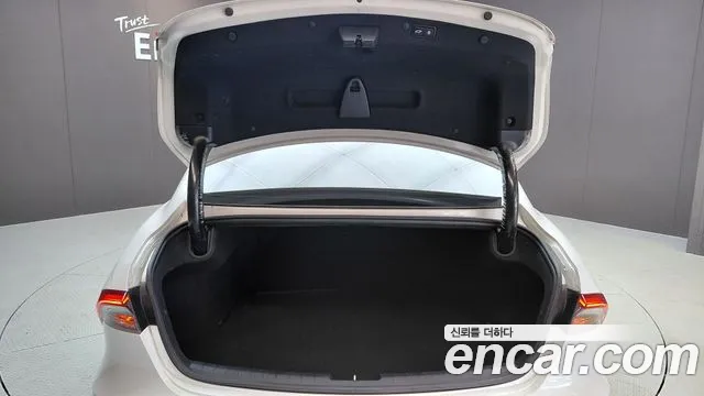 2021 Hyundai Grandeur 2.5, photograph 3