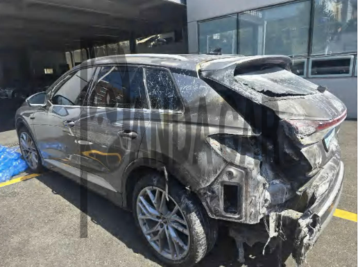 2025 Audi Q4 45 e-tron, photograph 4