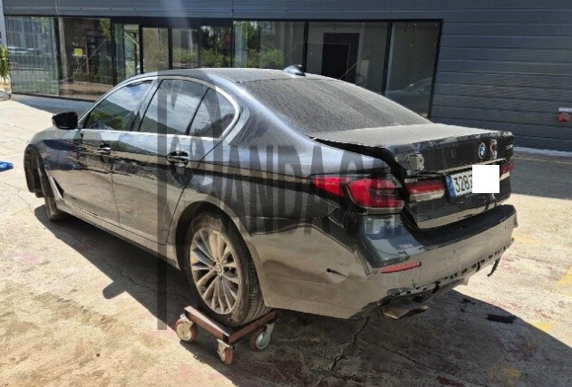 2023 BMW 520i, photograph 2