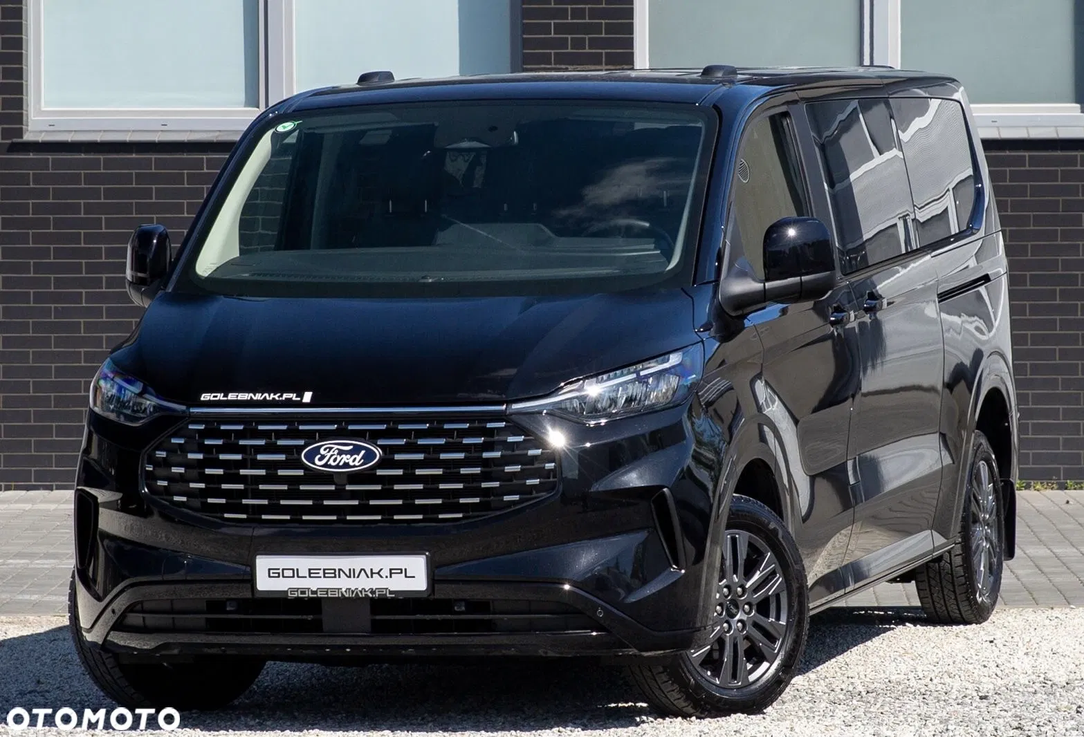 2025 Ford Tourneo Custom, photograph 1