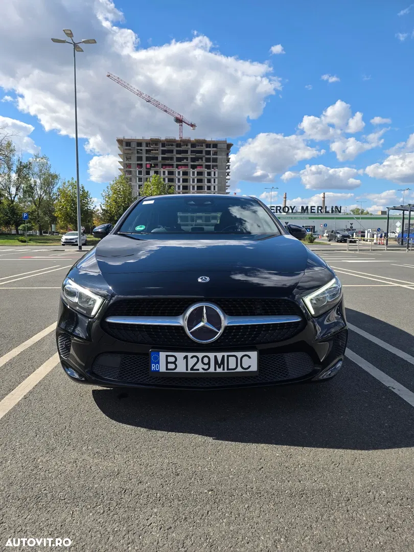 2020 Mercedes-Benz A 180 7G-DCT Edition 2020, photograph 1