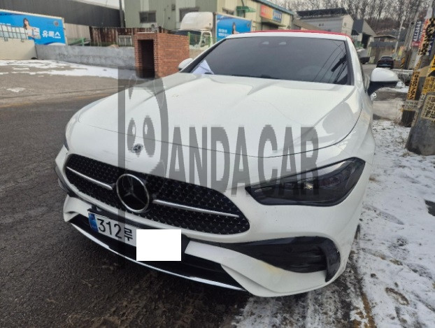 2026 Mercedes-Benz CLE 200 Cabriolet, photograph 1