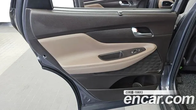 Hyundai Santafe Diesel 2,0 4WD — photo 1 of 32
