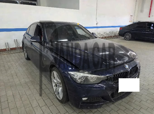 2018 BMW 330i, photograph 2