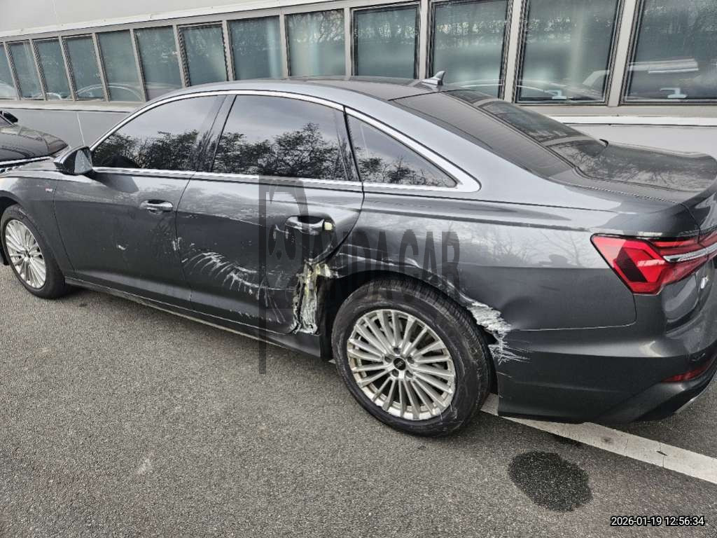 2021 Audi A6 45 TFSI, photograph 3