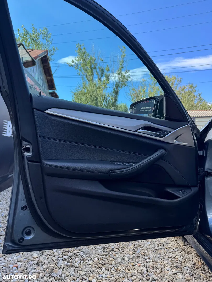 2018 BMW Seria 5 540i xDrive AT, photograph 11