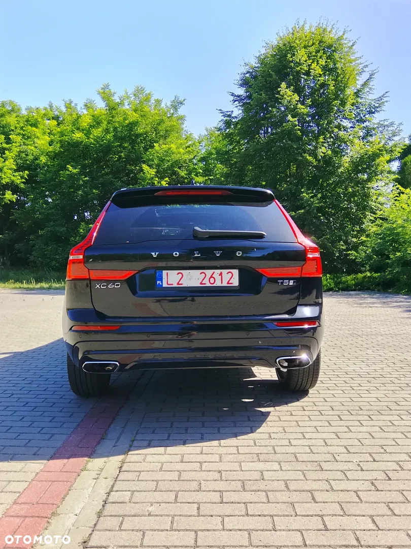 2019 Volvo XC 60 T5 AWD R-Design, photograph 3