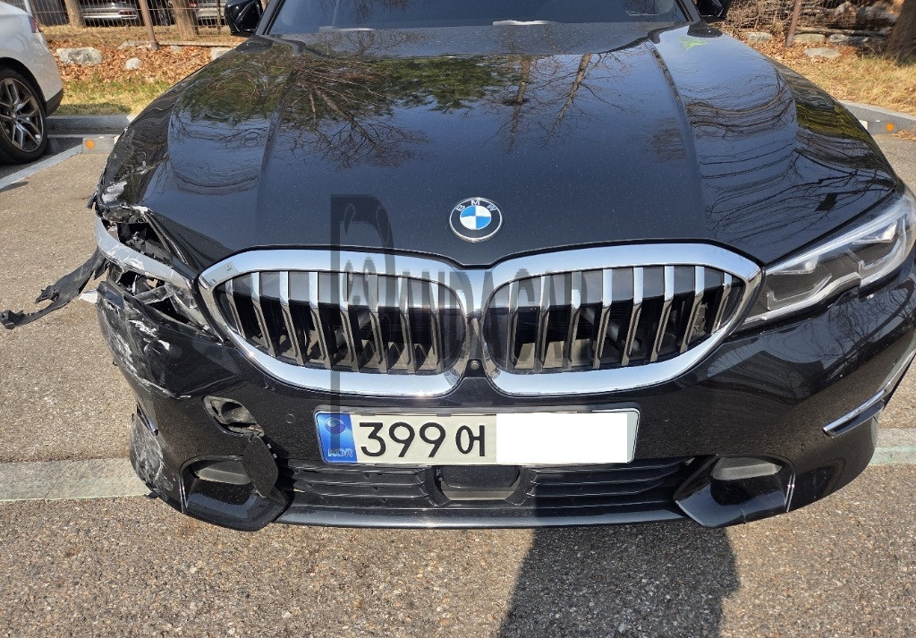 2021 BMW 320i, photograph 1