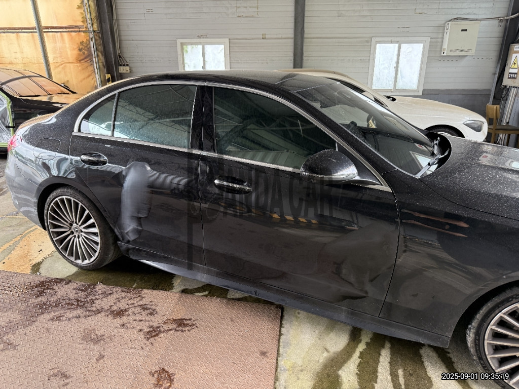 2024 Mercedes-Benz C 300 4MATIC, photograph 5