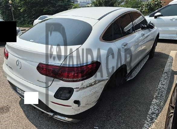 2023 Mercedes-Benz GLC300 e 4MATIC Coupe, photograph 5