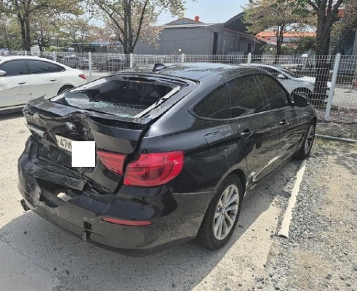 2018 BMW 320d Gran Turismo, photograph 3